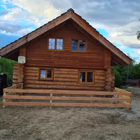 Naturstammhaus *