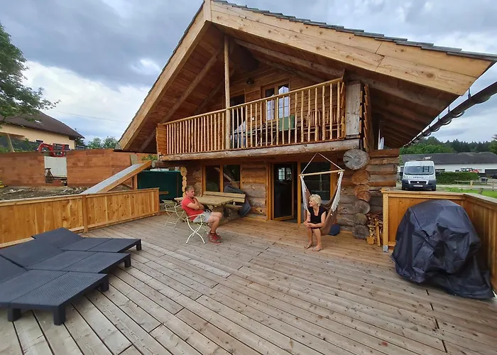 Naturstammhaus 度假居